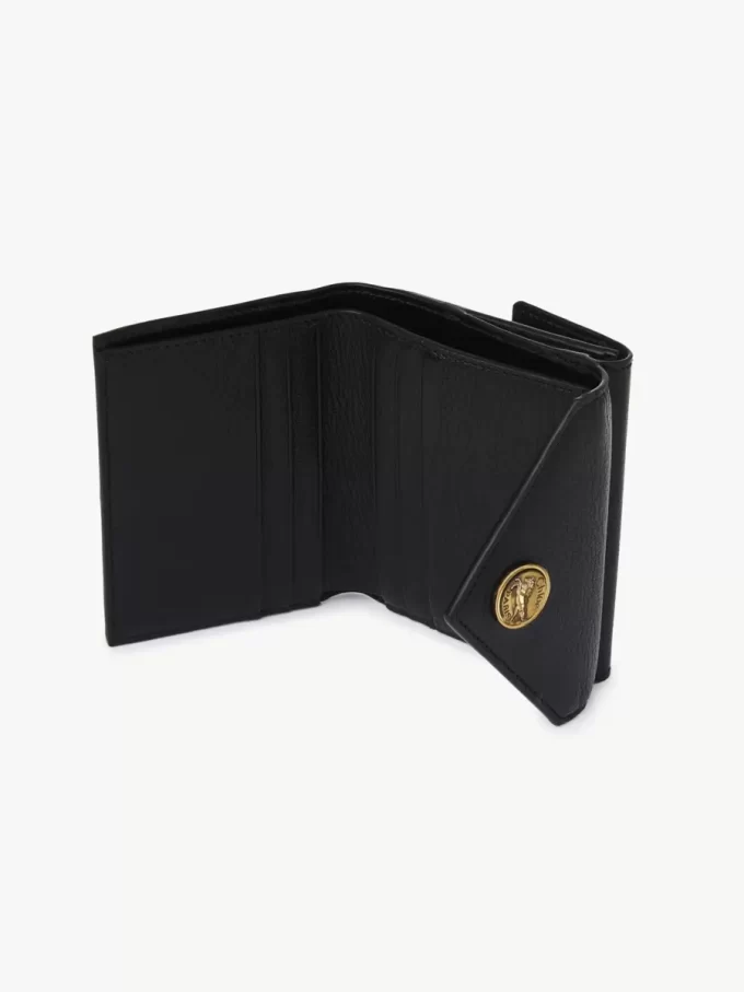 Small Envelope tri-fold in grained leather Small Envelope tri-fold in grained leather