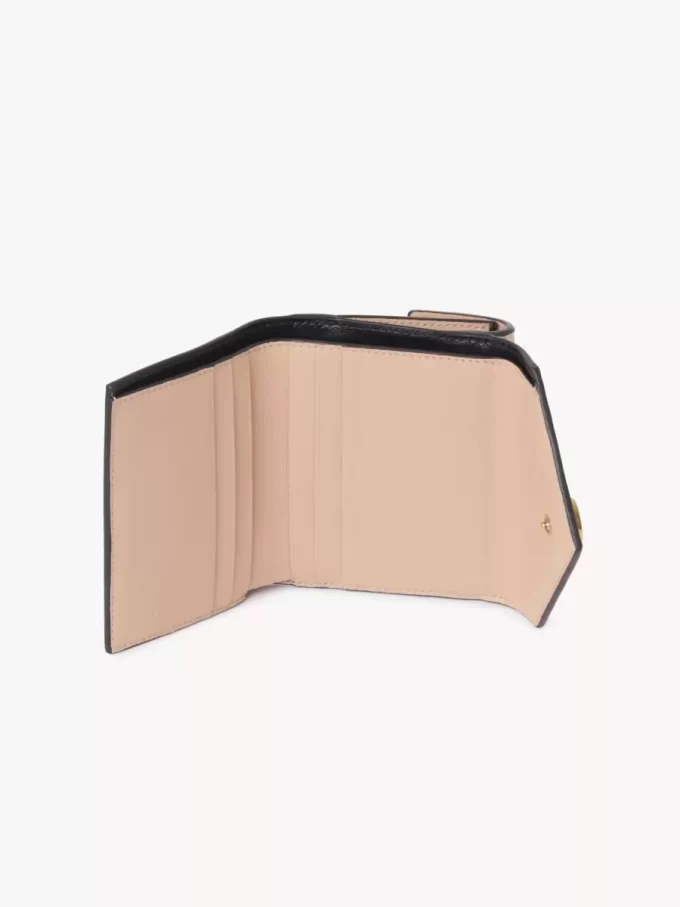 Small Envelope tri-fold in grained leather Small Envelope tri-fold in grained leather