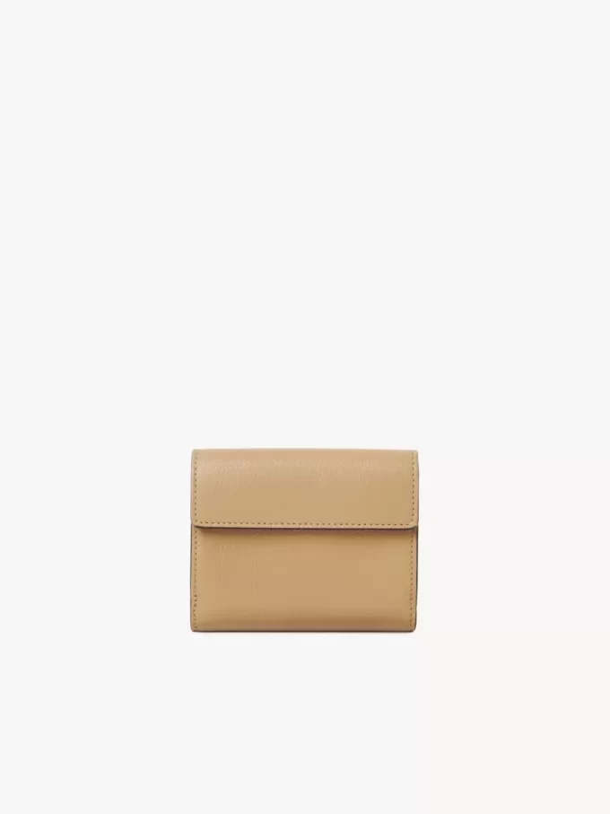 Small Envelope tri-fold in grained leather Small Envelope tri-fold in grained leather