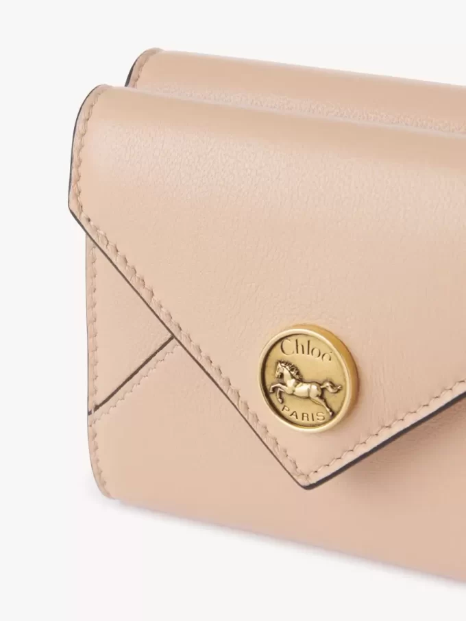 Small Envelope tri-fold in grained leather Small Envelope tri-fold in grained leather