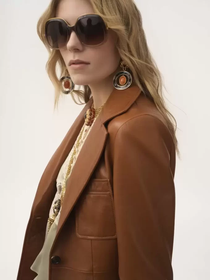 Tailored jacket in leather Tailored jacket in leather