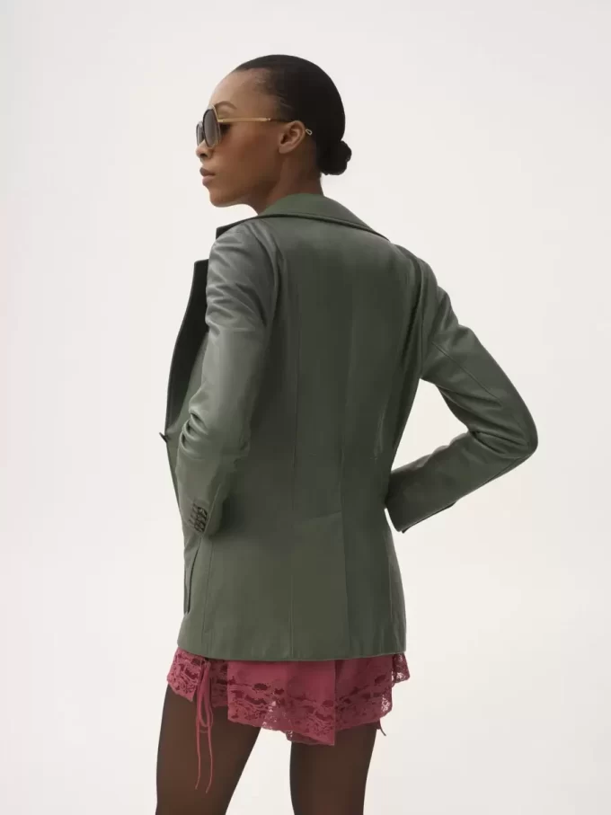 Tailored jacket in leather Tailored jacket in leather