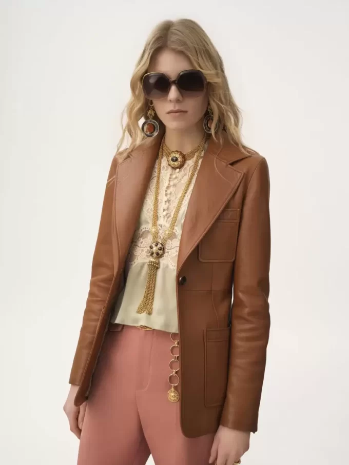 Tailored jacket in leather Tailored jacket in leather