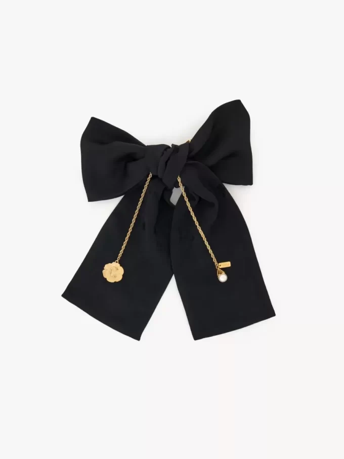 The Chloé Candid hair clip The Chloé Candid hair clip