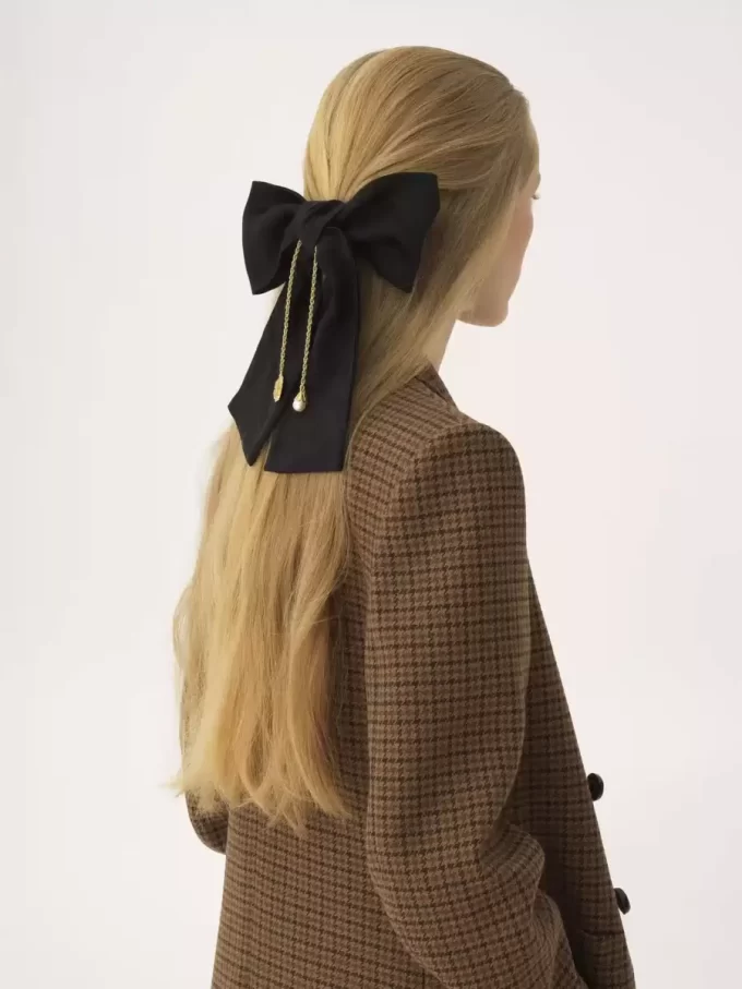 The Chloé Candid hair clip The Chloé Candid hair clip