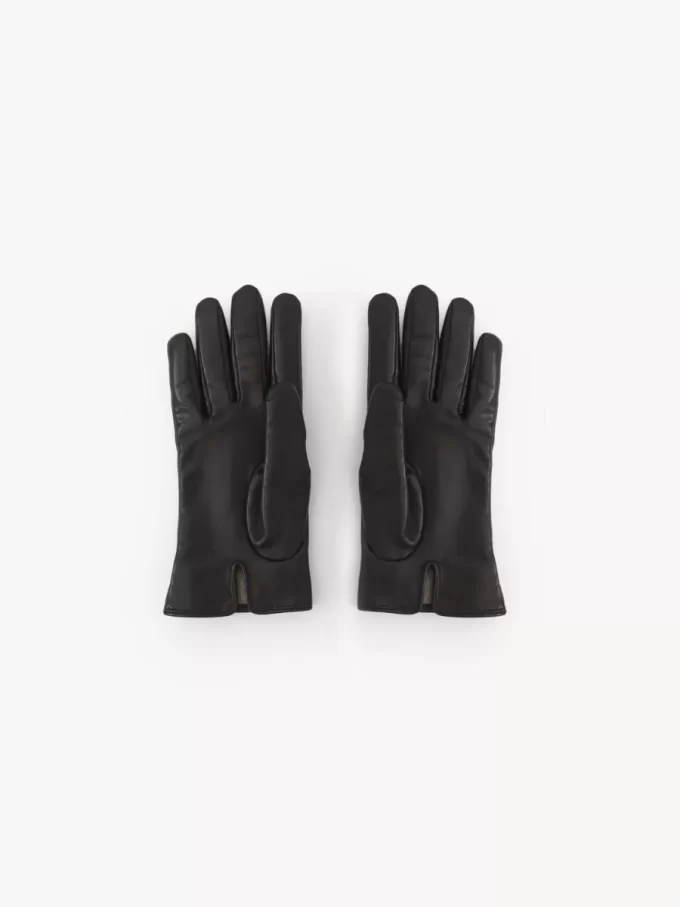 The Chloé Iconic gloves in leather