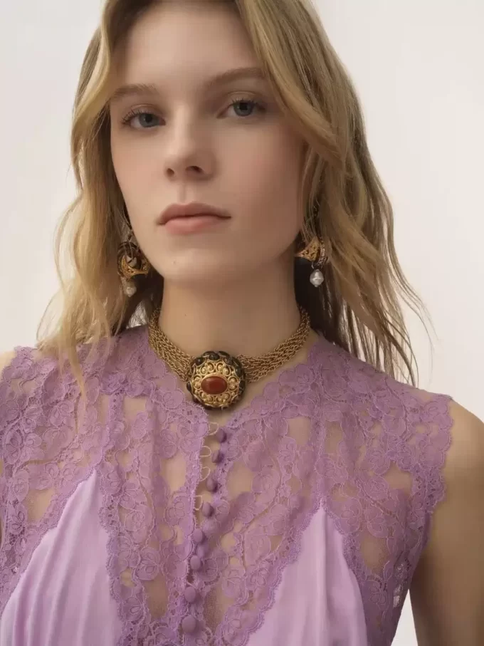 The Chloé Magnificent choker The Chloé Magnificent choker