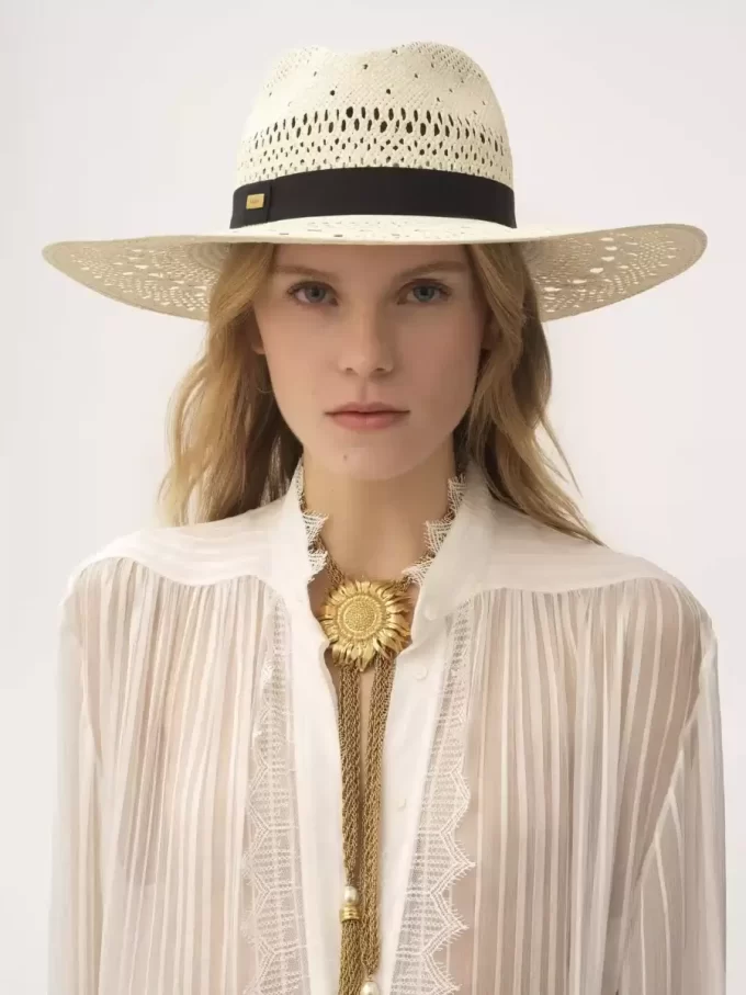 The Chloé Panama hat in palm straw The Chloé Panama hat in palm straw