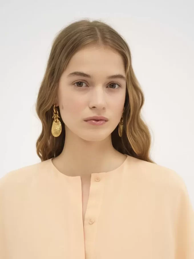 The Chloé Petal earrings The Chloé Petal earrings