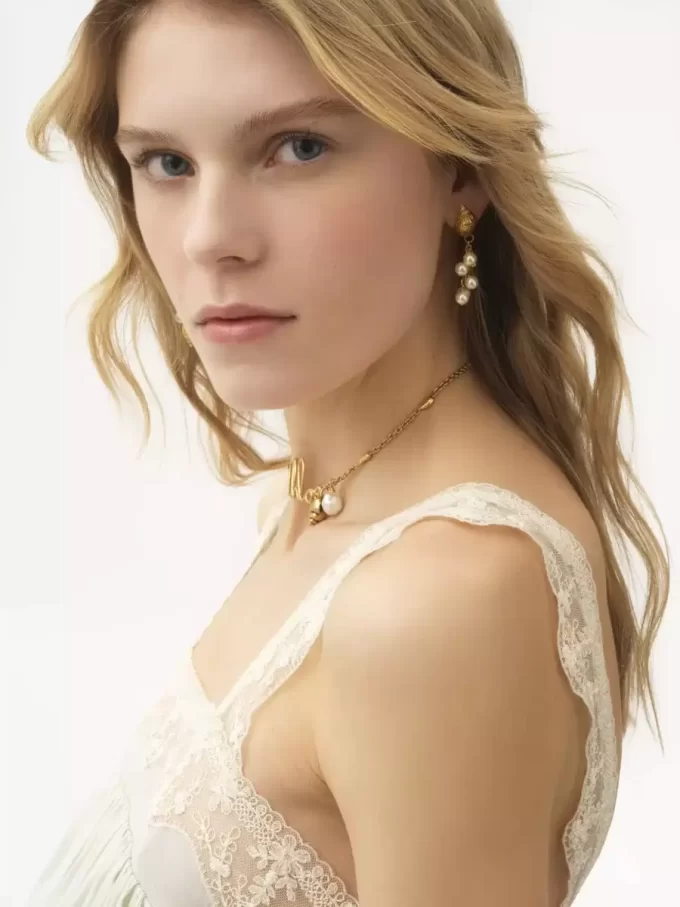 The Chloé Shells earrings The Chloé Shells earrings