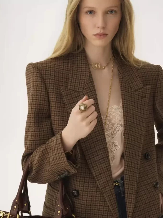 The Château Treasures ring The Château Treasures ring