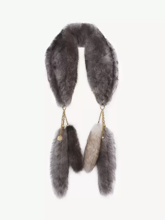 The Treasure Tails scarf in shearling The Treasure Tails scarf in shearling