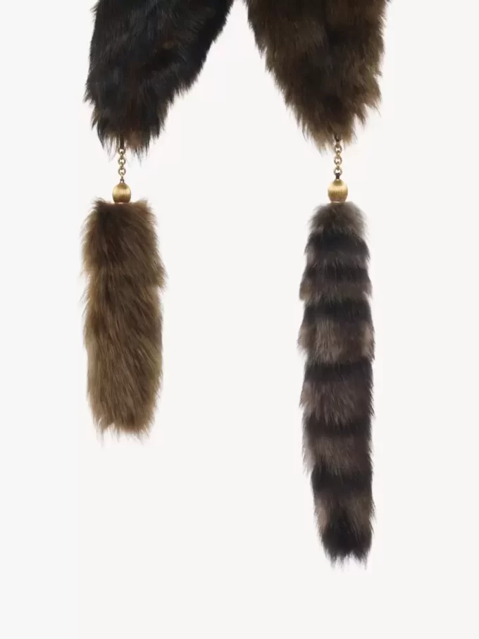 The Treasure Tails scarf in shearling The Treasure Tails scarf in shearling