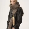 The Treasure Tails scarf in shearling The Treasure Tails scarf in shearling