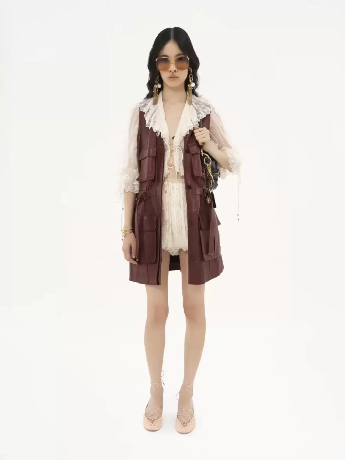 Utilitarian vest in leather Utilitarian vest in leather