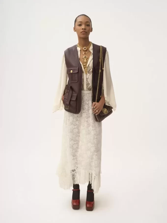 Utilitarian vest in leather Utilitarian vest in leather