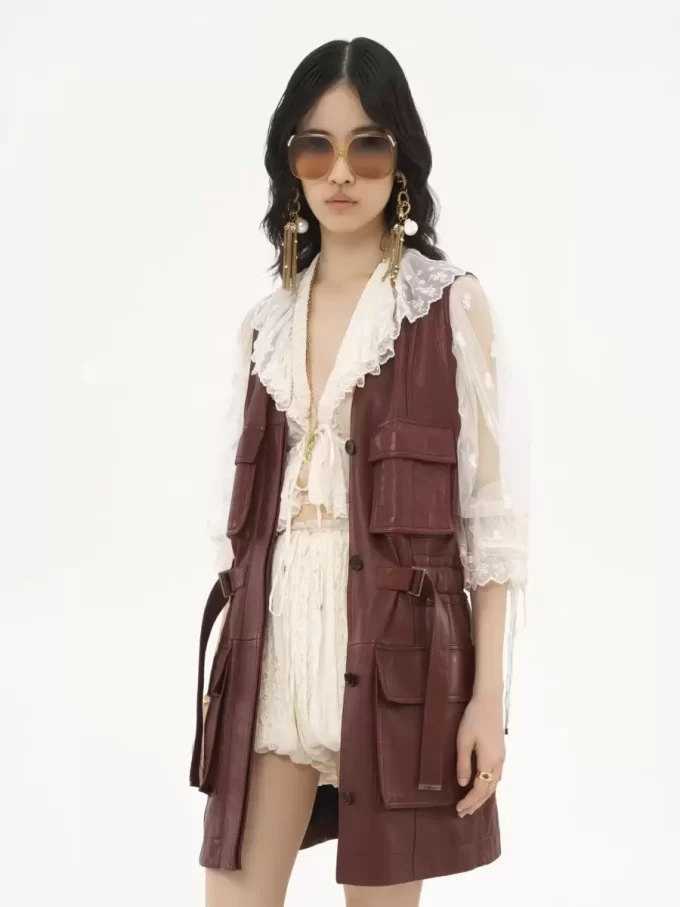 Utilitarian vest in leather Utilitarian vest in leather