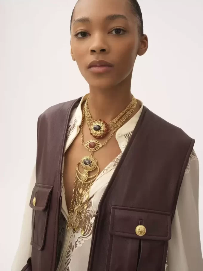 Utilitarian vest in leather Utilitarian vest in leather