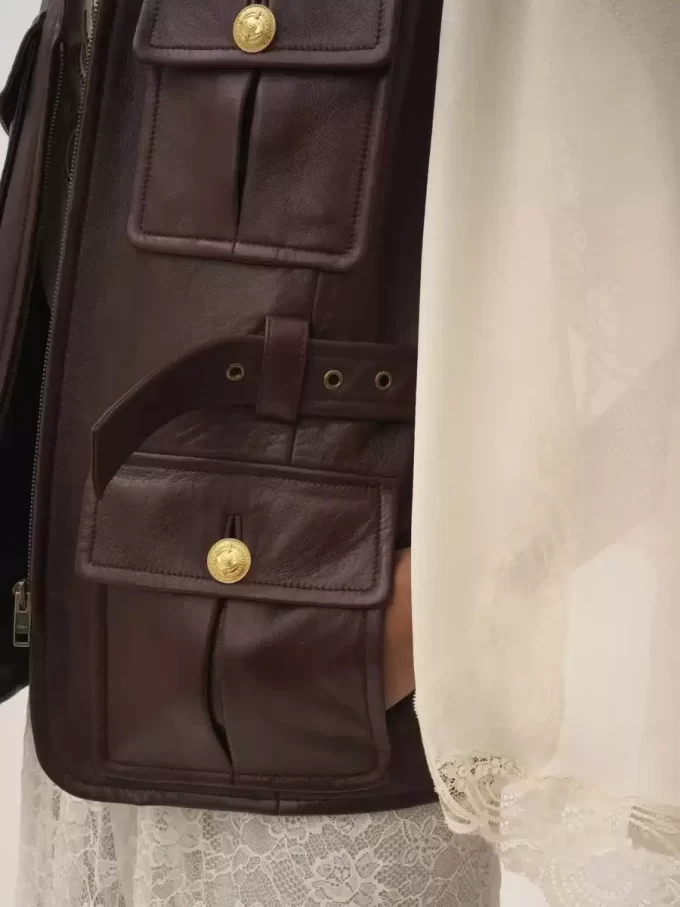 Utilitarian vest in leather Utilitarian vest in leather